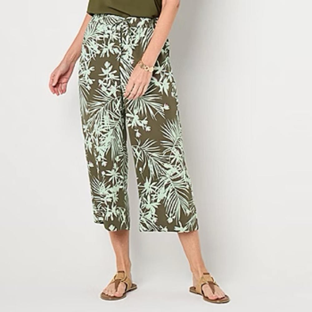 Liz Claiborne Green Floral Capris PS NWT